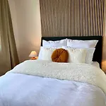Location • Family-friendly • Parking • Netflix لودويغشافن ام ري