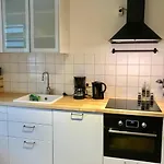 Location • Family-friendly • Parking • Netflix لودويغشافن ام ري