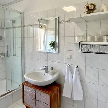 Top Location • Family-Friendly • Parking • Netflix Apartment