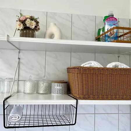 Top Location • Family-Friendly • Parking • Netflix Apartment