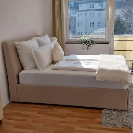 Top Location • Family-Friendly • Parking • Netflix Apartment